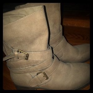 👢NWOT Tall tan boots